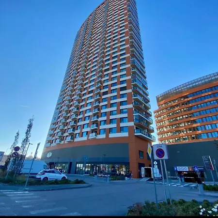 Stylish 19th-floor Klingerka With Stunning Castle Views & Free Parking Appartement