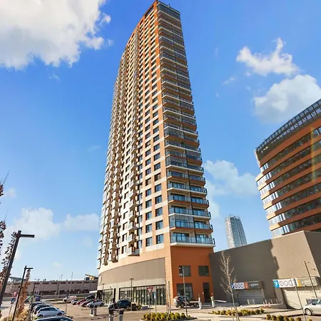 Stylish 19th-floor Klingerka With Stunning Castle Views & Free Parking Apartment