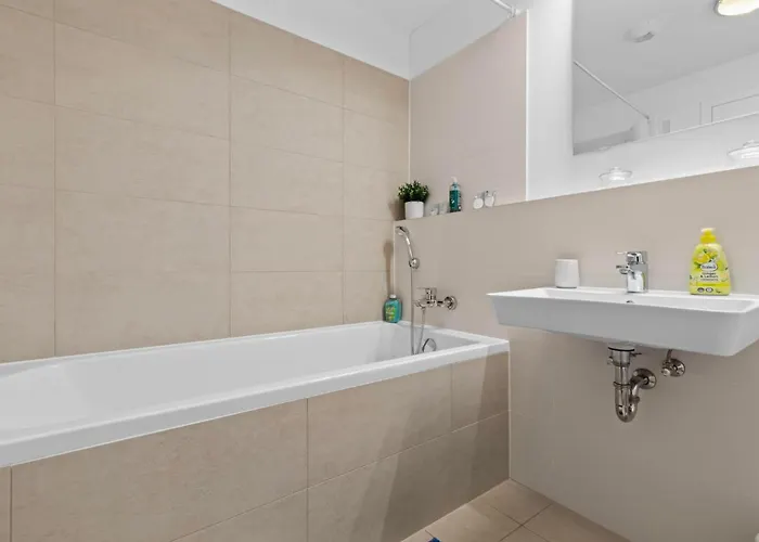 Stylish 19th-floor Klingerka With Stunning Castle Views & Free Parking * ブラチスラヴァ