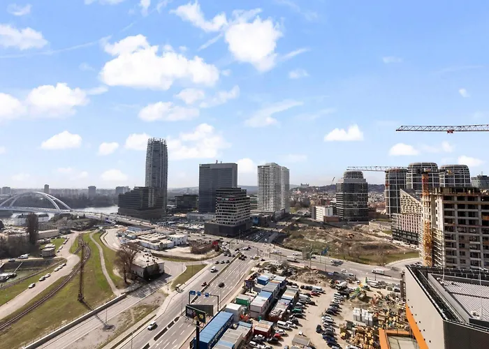 Stylish 19th-floor Klingerka With Stunning Castle Views & Free Parking Apartamento *