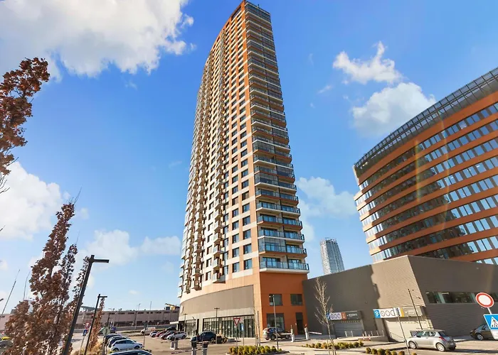 Stylish 19th-floor Klingerka With Stunning Castle Views & Free Parking Apartamento