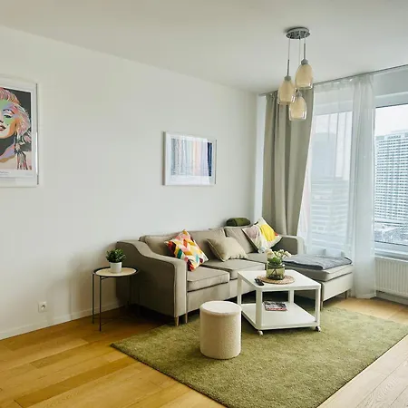 Stylish 19th-floor Klingerka With Stunning Castle Views & Free Parking Apartament