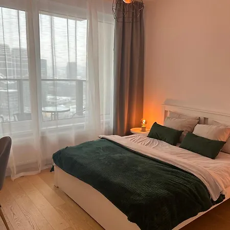 Stylish 19th-floor Klingerka With Stunning Castle Views & Free Parking * Pressburg